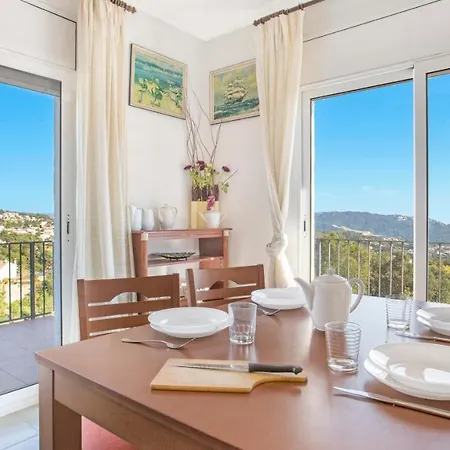 Sleeps 7 * Lloret de Mar