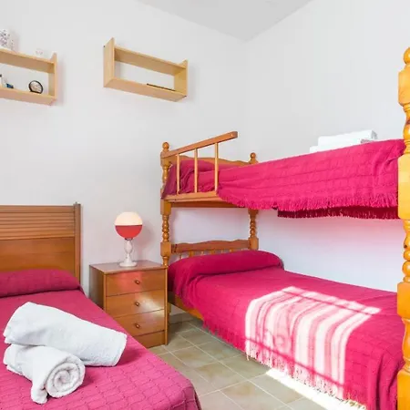 Sleeps 7 * Льорет-де-Мар